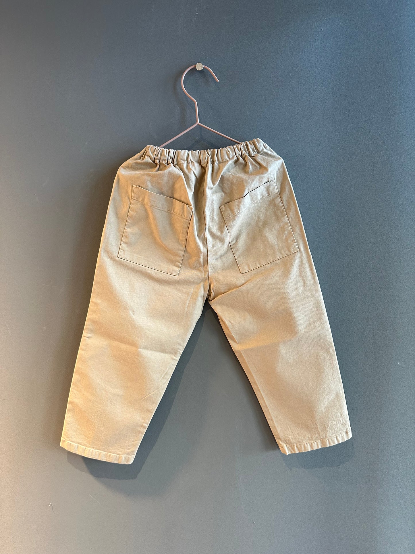 BEIGE TROUSERS